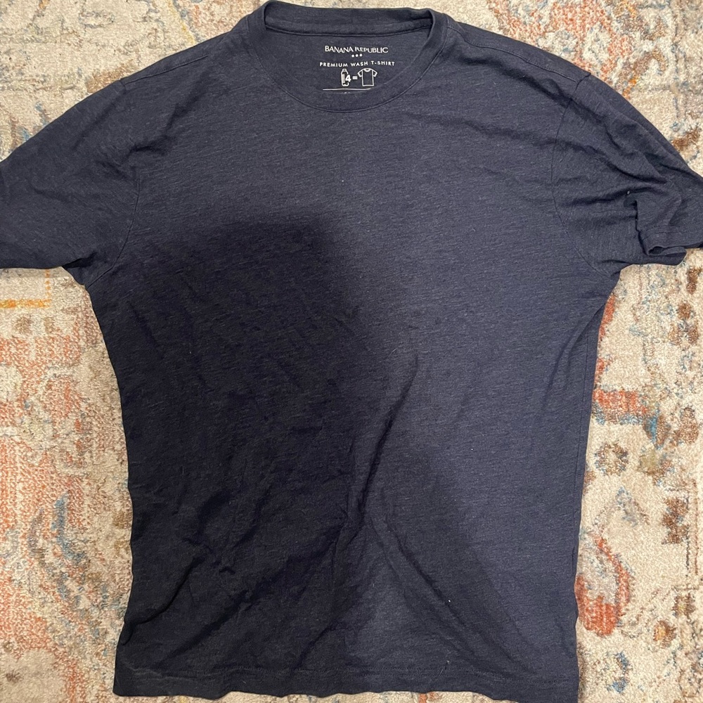 Banana republic tshirt
